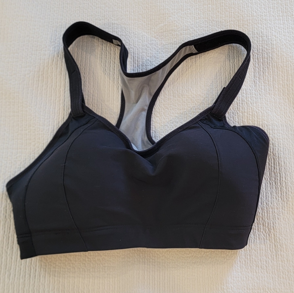 Seamless Black Sports Bra